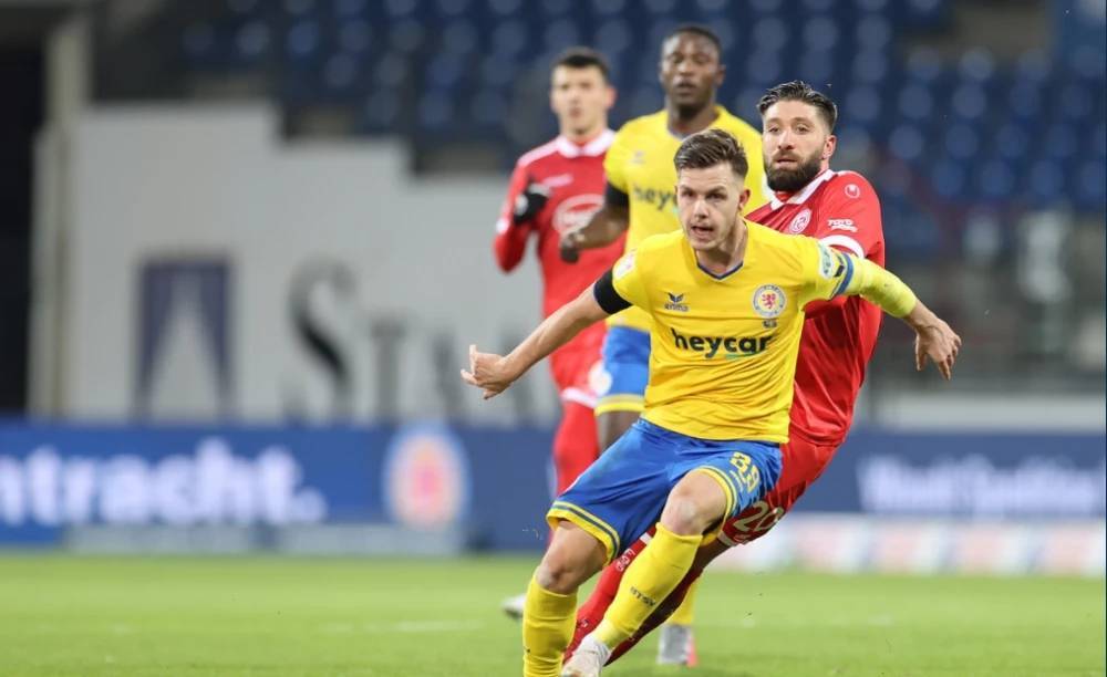 新加坡以2 新加坡以2